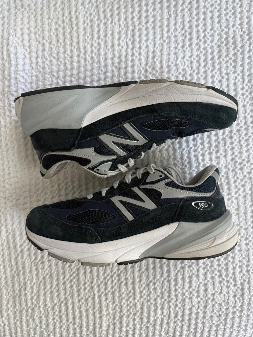 New Balance 990v5 Classic Navy Gray Sneakers